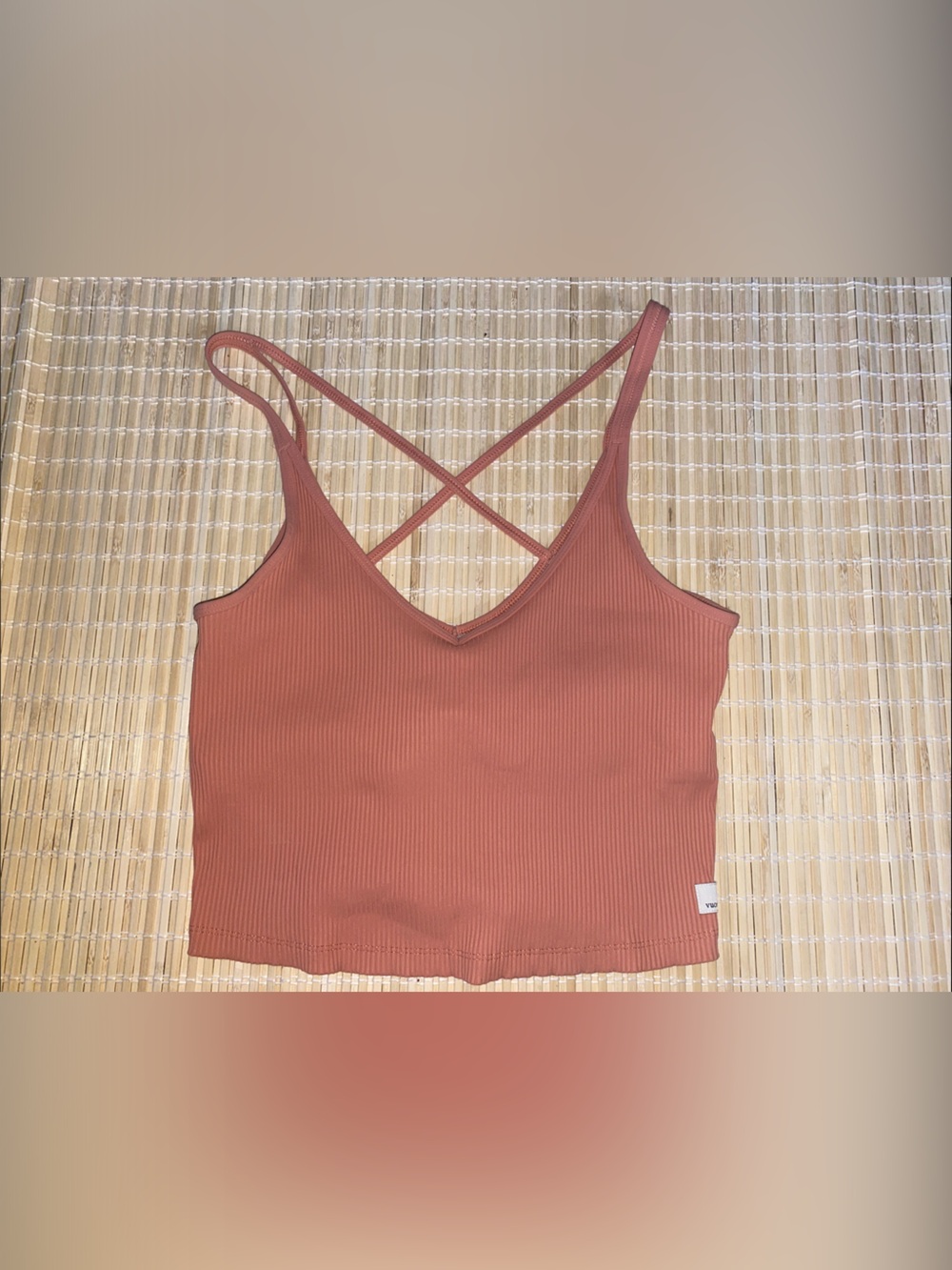 Vuori Ribbed Cross-Back Crop Tank - Rust